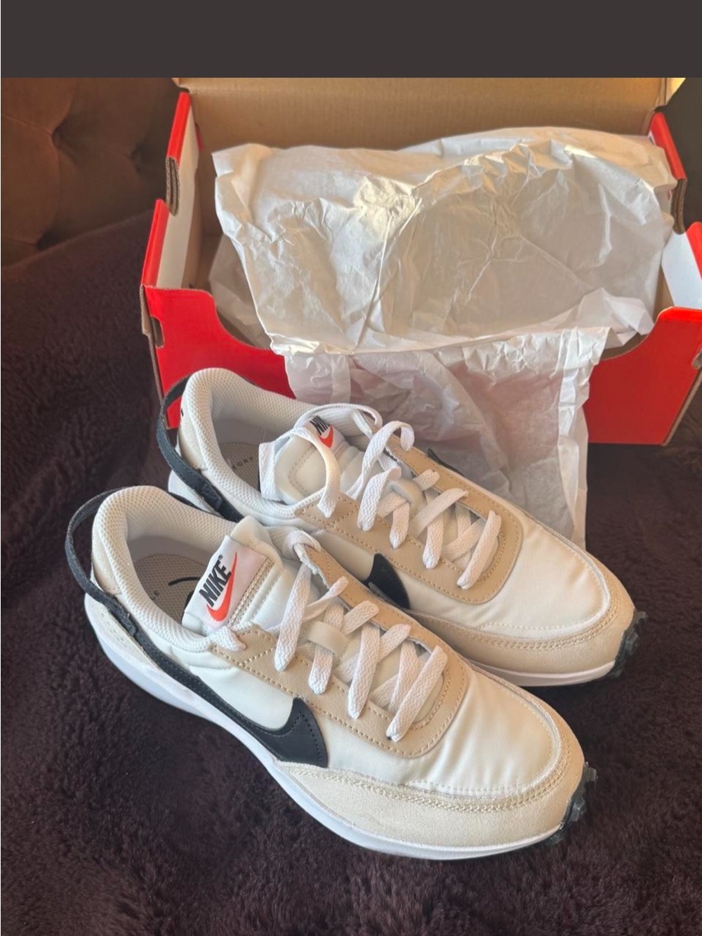 Nike Beige, Black and White Low-Top Sneaker - Picture 4 of 5